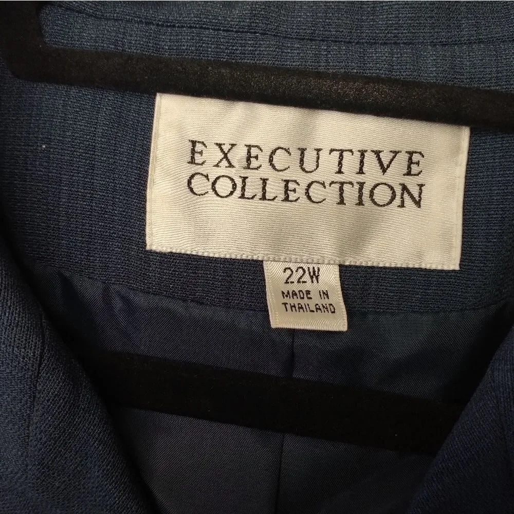 EXECUTIVE COLLECTION BLOUSE - Picture 3 of 5